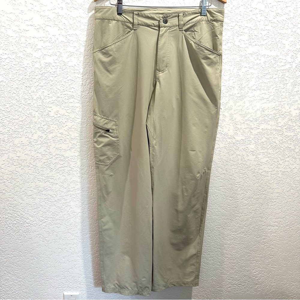 Patagonia Men's Tan Khaki Cargo Active Wear Hiking Camping Pants